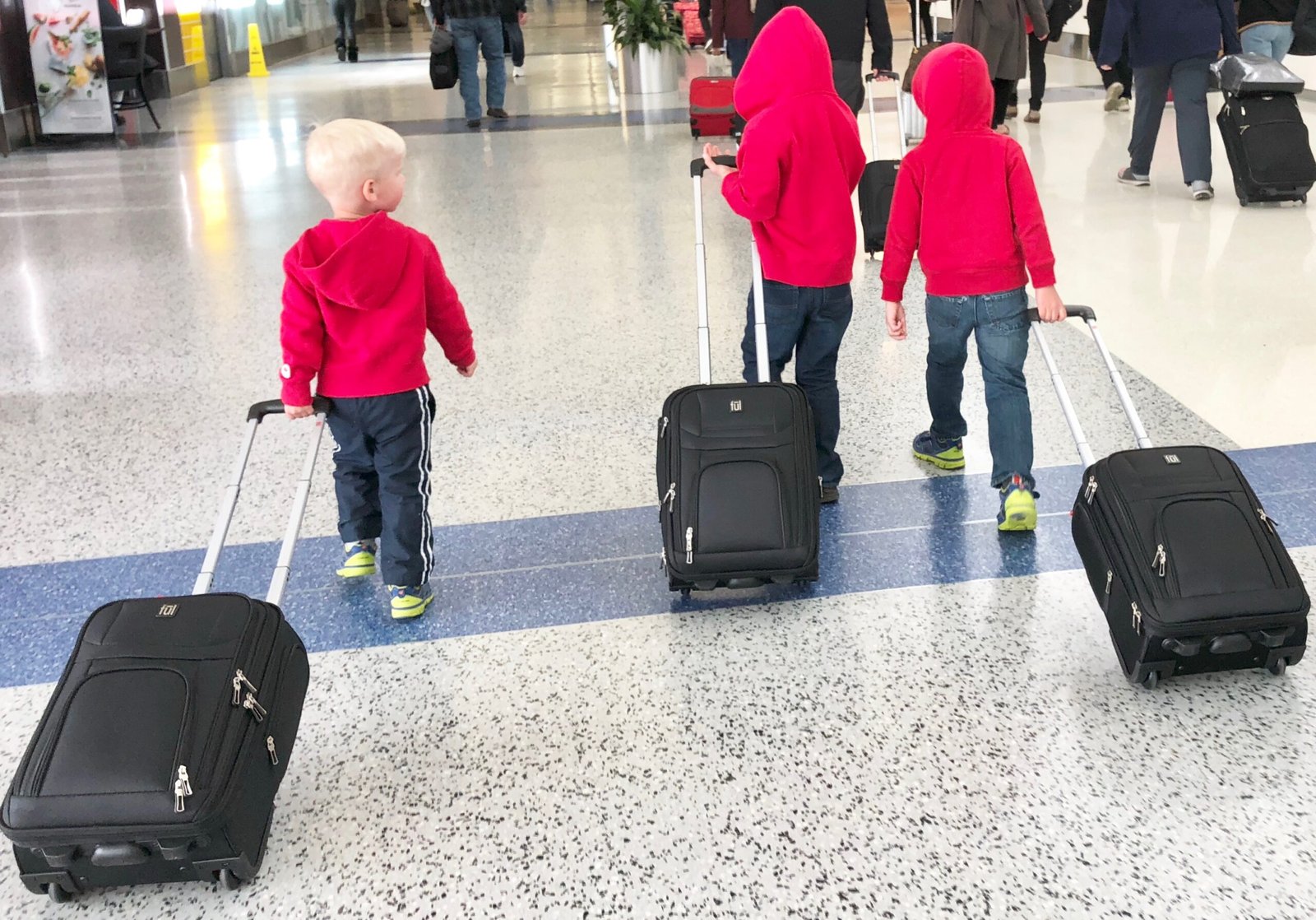 Traveling with Little Kids: Tips for a Smooth Family Trip - okinfoturf