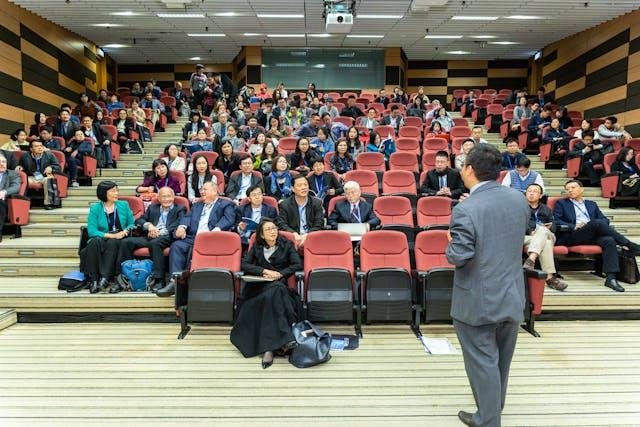 6 Reasons Industry Experts Make the Best Keynote Speakers